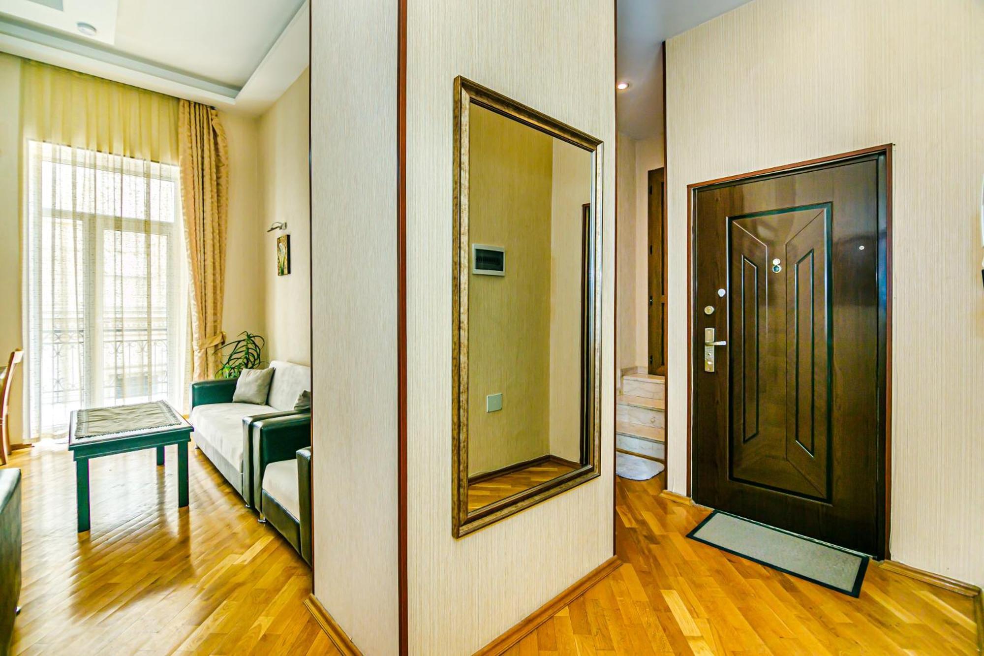 Sultan Apartment In Nizami Street Баку Екстериор снимка